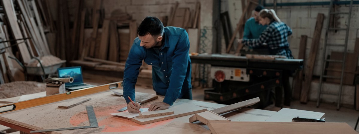 Taller de carpintería CarpiMarket en Mataró — fabricación de puertas de interior
